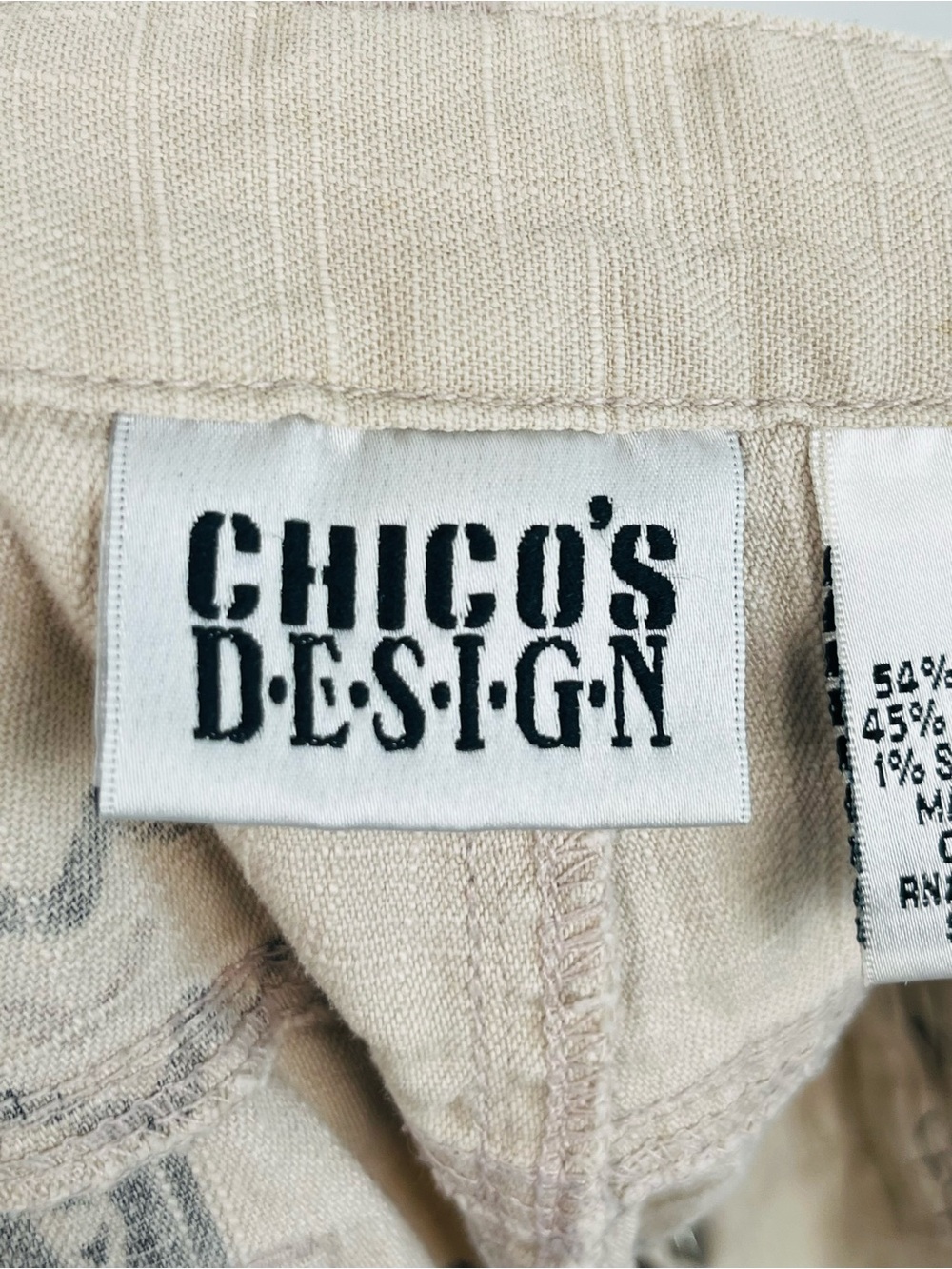 Vintage Chico’s tribal fish print cotton spandex capri pants, medium. - Picture 5 of 9